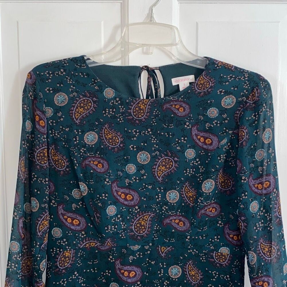 🔥3/$20🔥 Xhiliration long sleeve paisley print dress size S - Picture 4 of 13